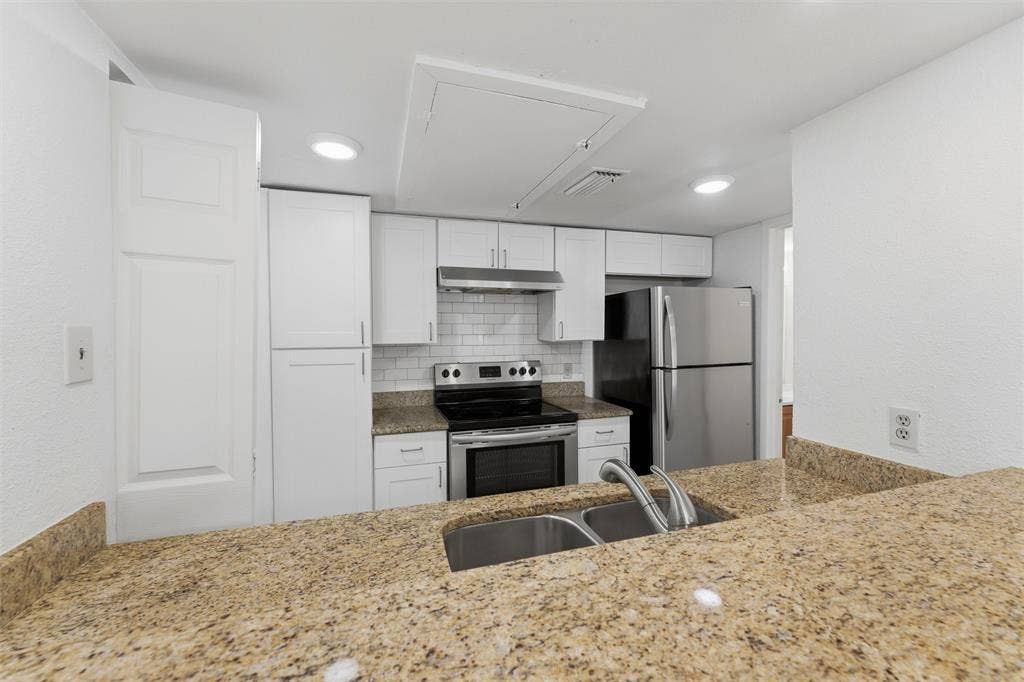 4643 Country Creek Drive, #1092, Dallas, TX 75236 4607 Country Creek Drive Dallas, TX. Unit 1016
