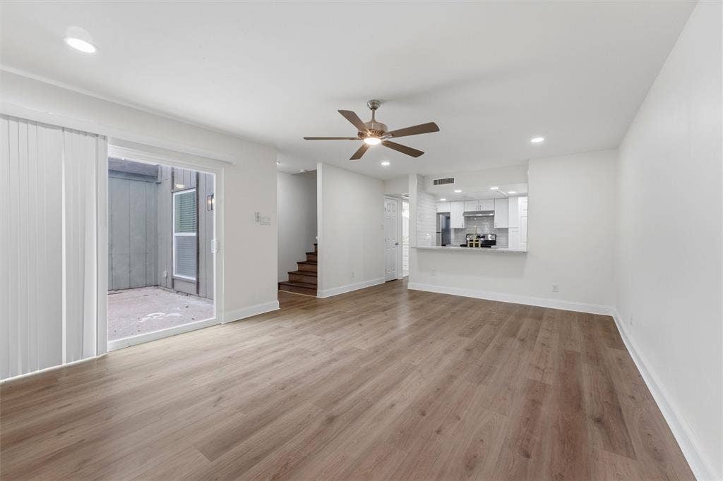 4643 Country Creek Drive, #1092, Dallas, TX 75236 4643 Country Creek Drive Dallas, TX. Unit 1092