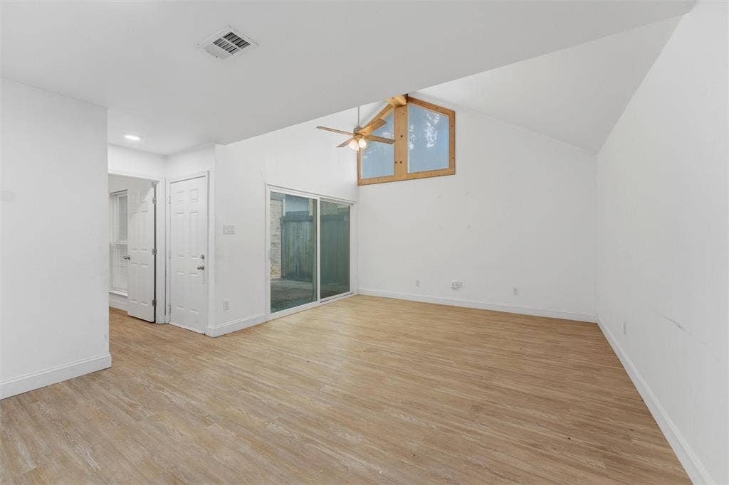 4643 Country Creek Drive, #1092, Dallas, TX 75236 4611 Country Creek Drive Dallas, TX. Unit 1023