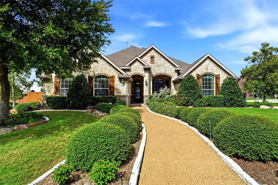 Property photo for 8301 Rock Valley Drive, Rowlett, TX