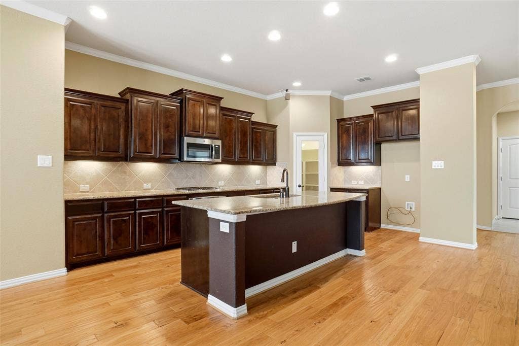 8301 Rock Valley Drive, Rowlett, TX 75089 8301 Rock Valley Drive, Rowlett, TX 75089