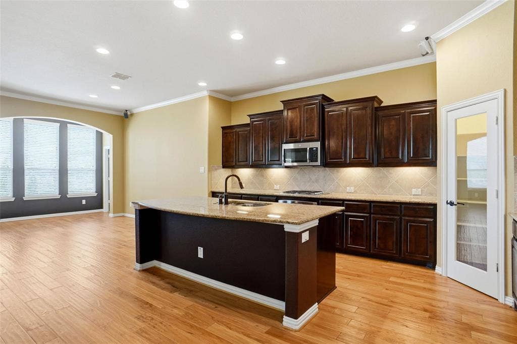8301 Rock Valley Drive, Rowlett, TX 75089 8301 Rock Valley Drive, Rowlett, TX 75089