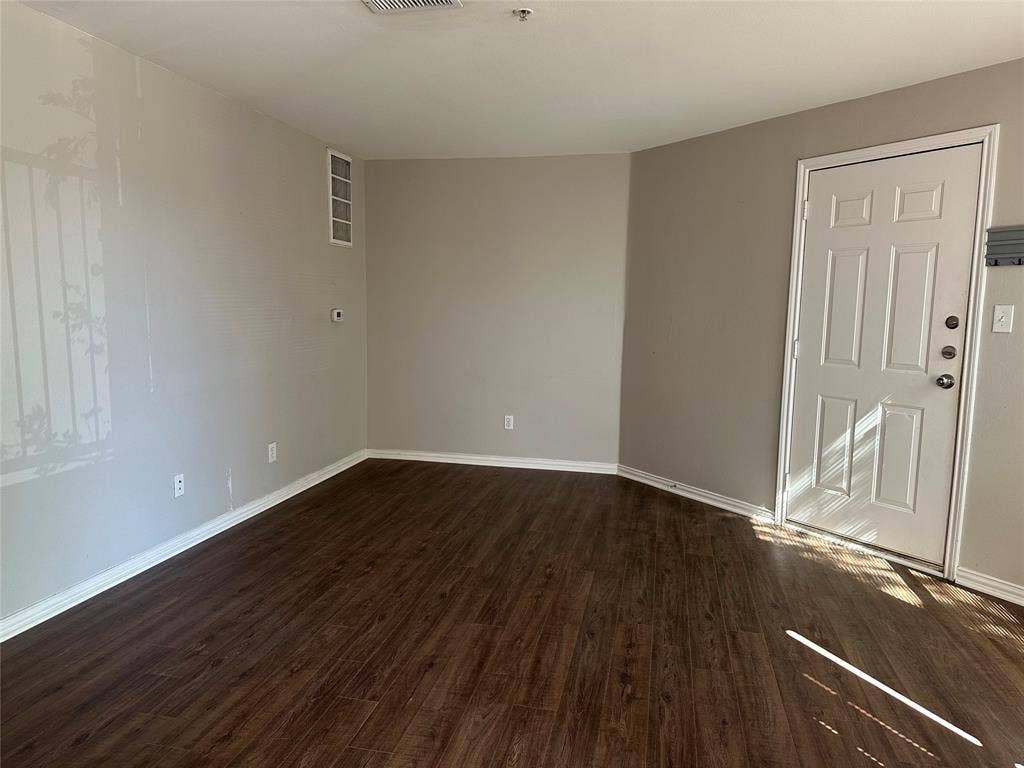 9817 Walnut Street, #208, Dallas, TX 75243