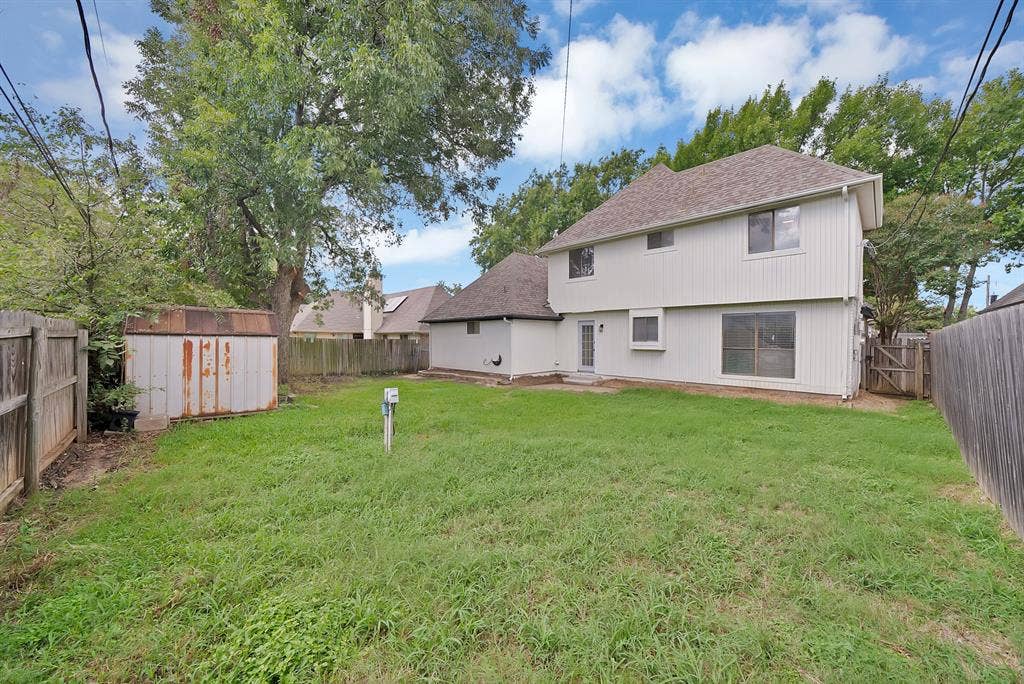 6005 Heatherglen Drive, Arlington, TX 76017