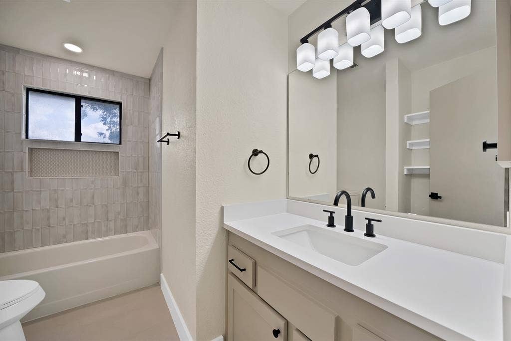 6005 Heatherglen Drive, Arlington, TX 76017