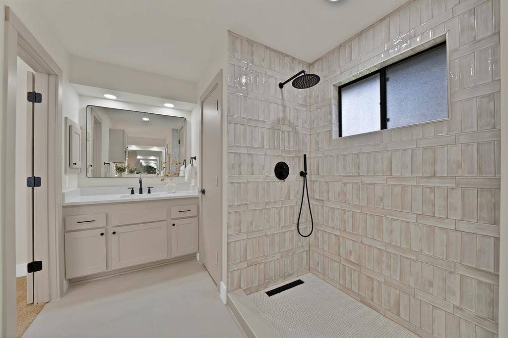 6005 Heatherglen Drive, Arlington, TX 76017