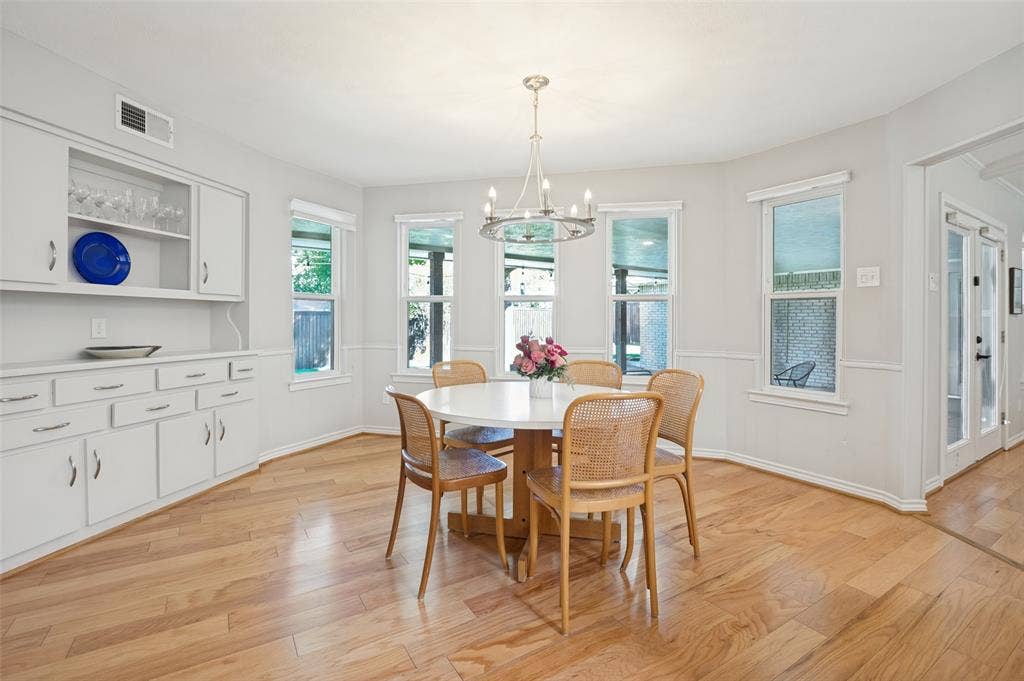 3843 Regent Drive, Dallas, TX 75229 3843 Regent Drive, Dallas, TX 75229