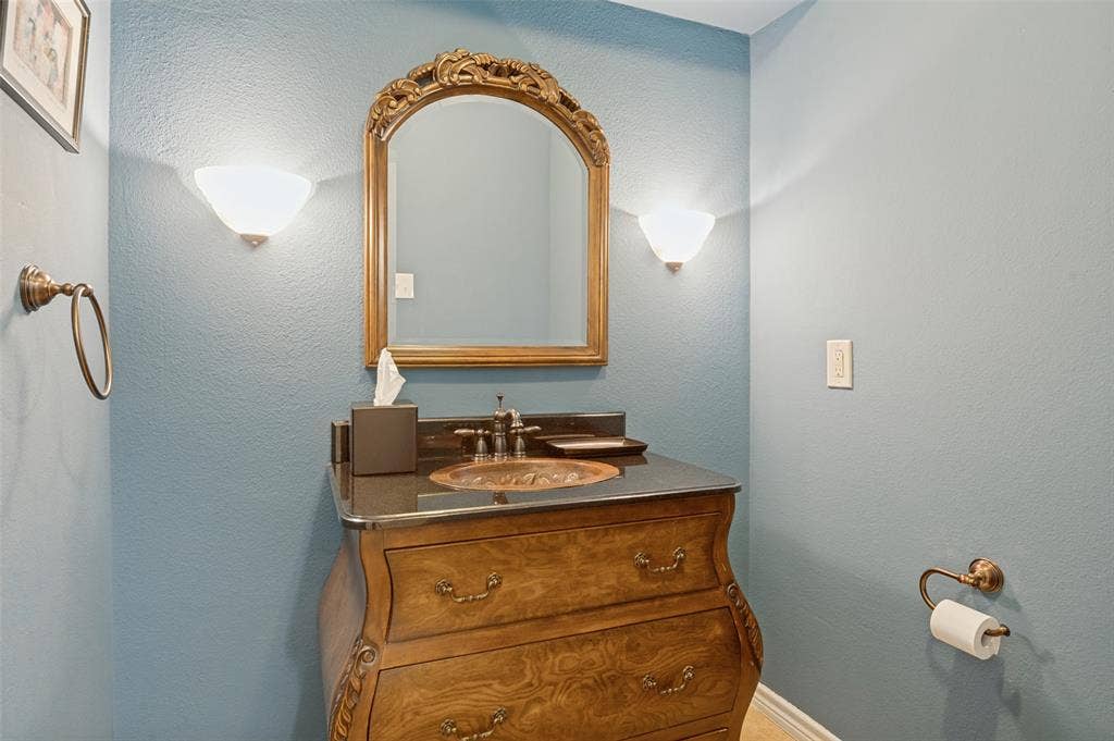 3843 Regent Drive, Dallas, TX 75229 3843 Regent Drive, Dallas, TX 75229