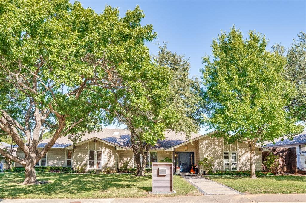 3843 Regent Drive, Dallas, TX 75229 3843 Regent Drive, Dallas, TX 75229