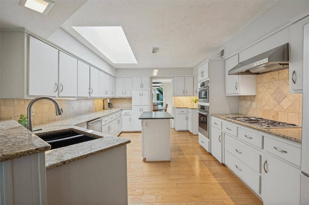 3843 Regent Drive, Dallas, TX 75229 3843 Regent Drive, Dallas, TX 75229