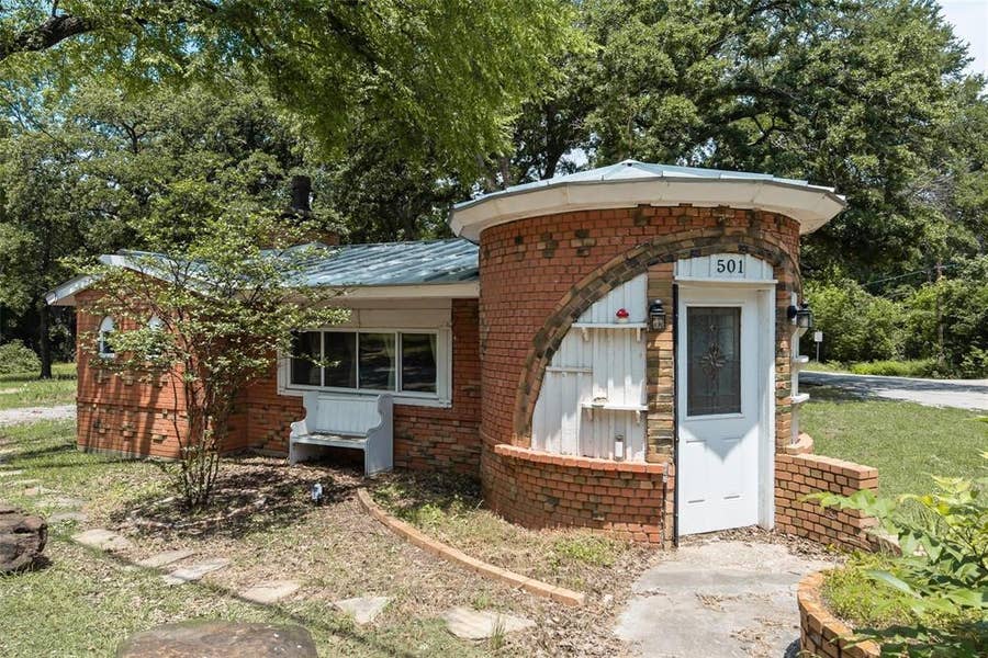 Property photo for 501 Lakeshore Road, Shady Shores, TX