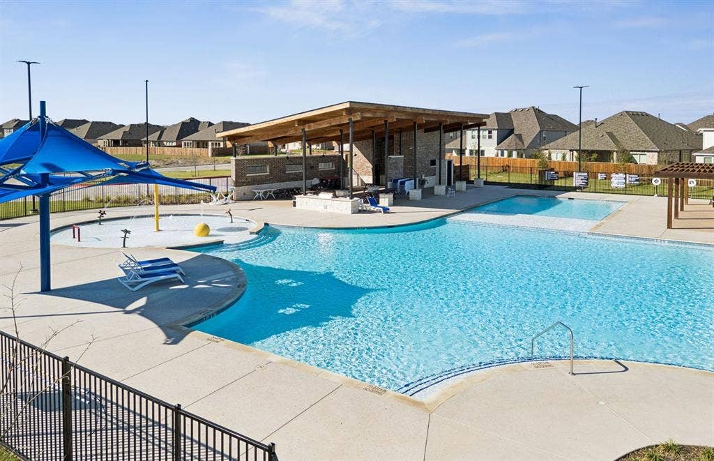 1500 Xavier Street, Anna, TX 75409 Sparkling pool