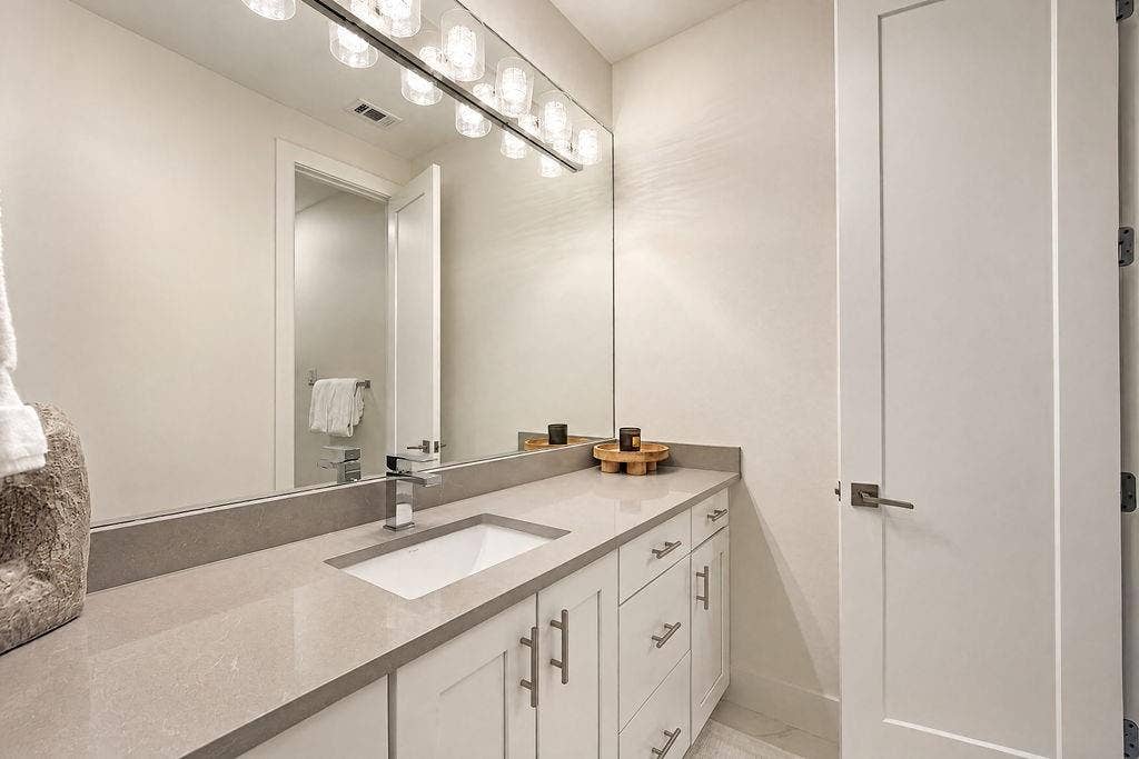 4515 Cowan Avenue, Dallas, TX 75209 Each room enjoys its own personal vanity space