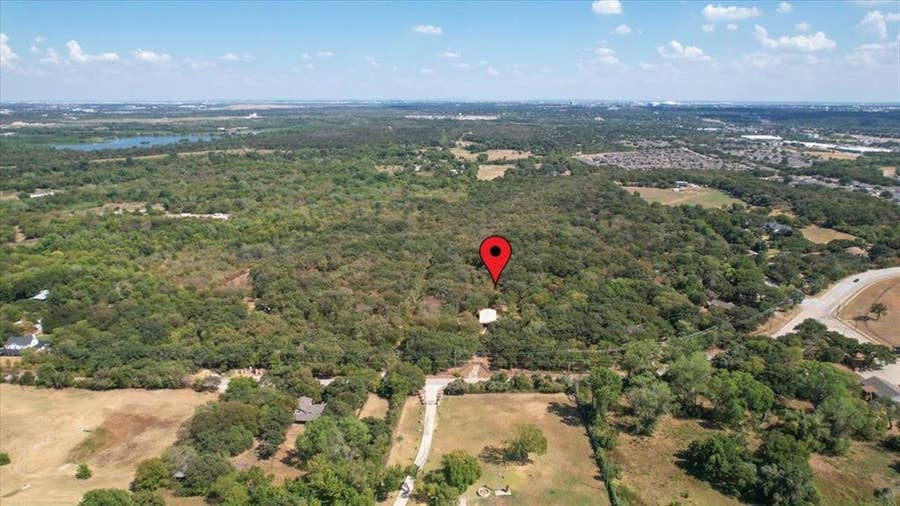 Property photo for 425 Cooks Lane, Fort Worth, TX