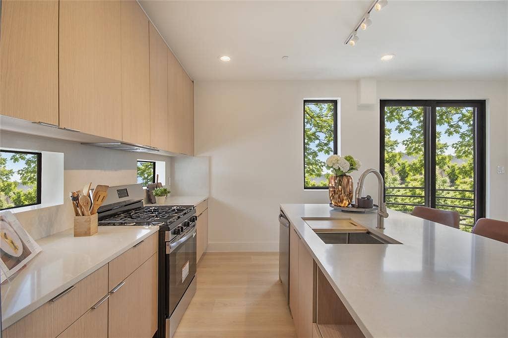 4420 Atoka Street, #102, Dallas, TX 75204 4420 Atoka Street, #102, Dallas, TX 75204