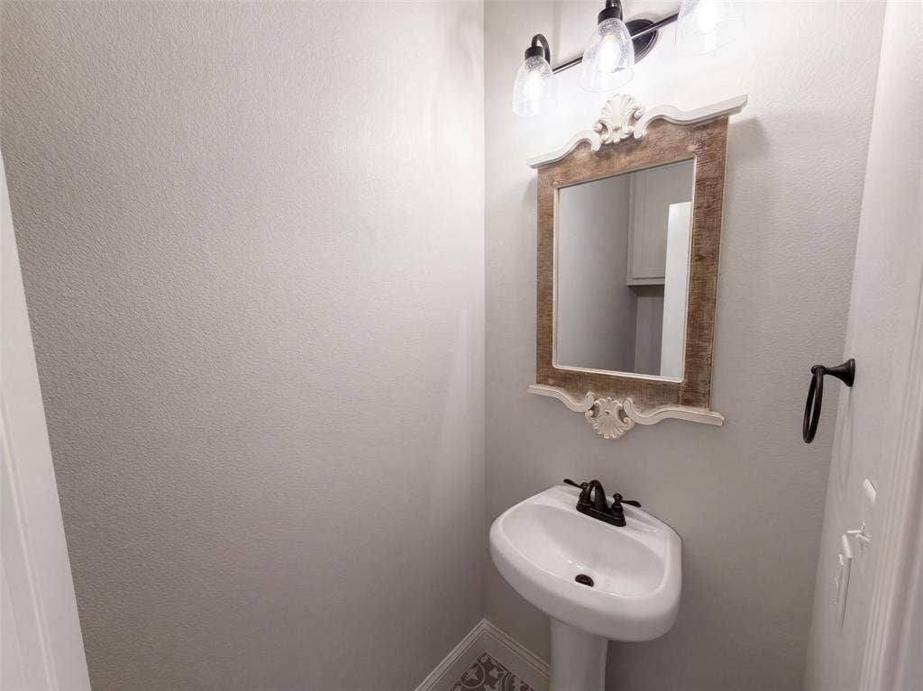 1532 Turpin Lake Road, Poolville, TX 76487