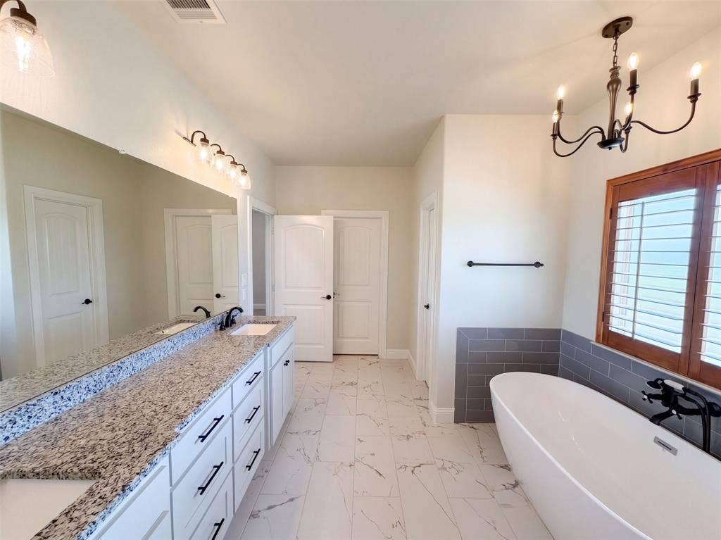 1532 Turpin Lake Road, Poolville, TX 76487