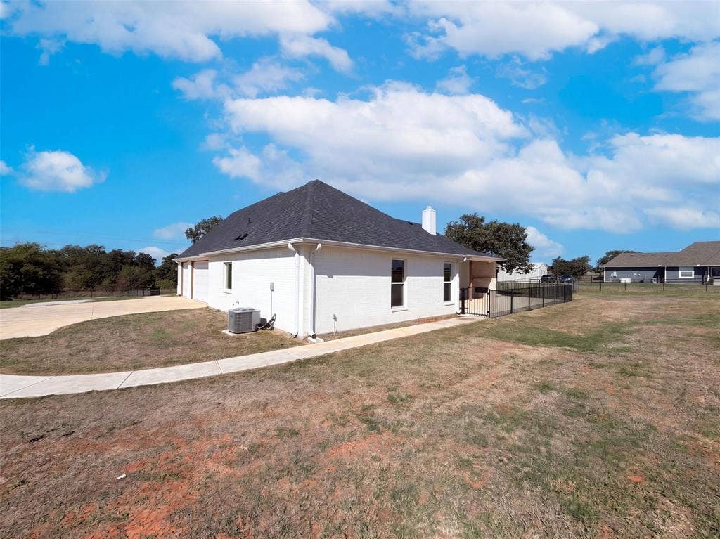 1532 Turpin Lake Road, Poolville, TX 76487