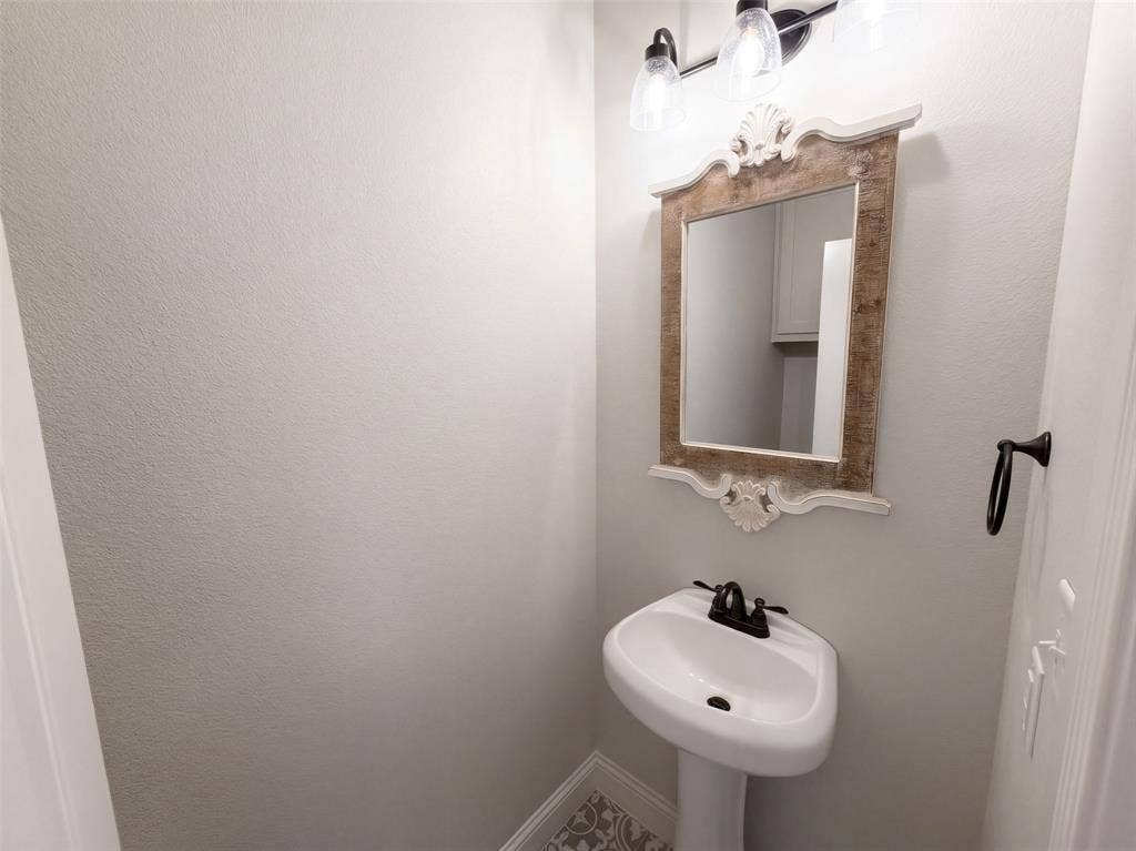 1532 Turpin Lake Road, Poolville, TX 76487