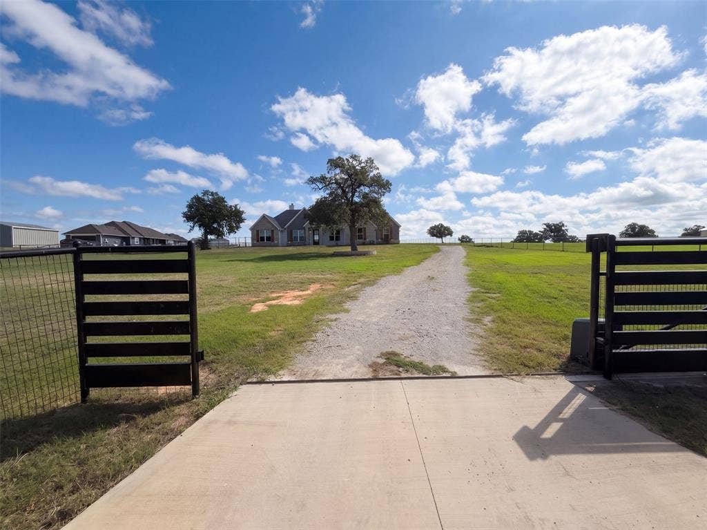 1532 Turpin Lake Road, Poolville, TX 76487