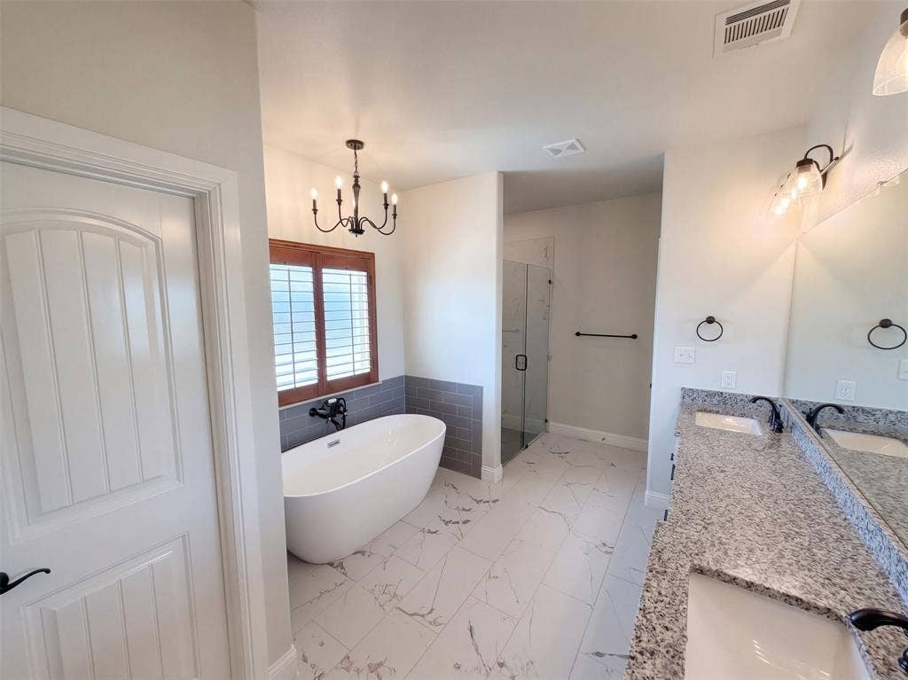 1532 Turpin Lake Road, Poolville, TX 76487