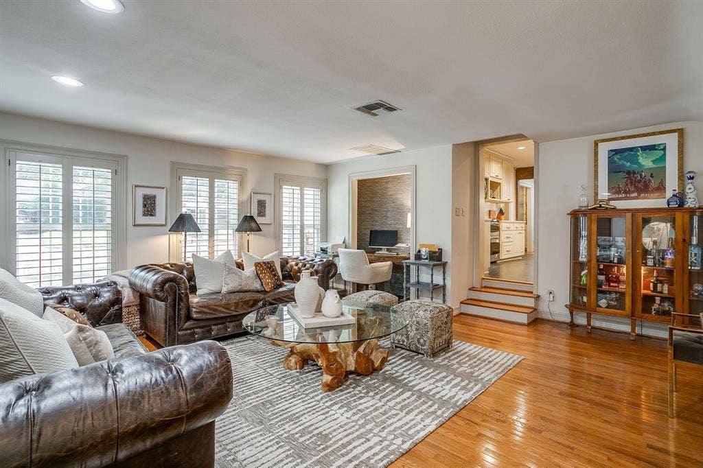 6433 Rosemont Avenue, Fort Worth, TX 76116
