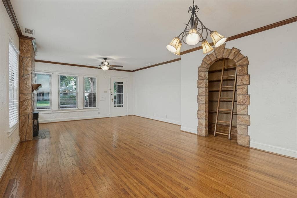 6324 Velasco Avenue, Dallas, TX 75214