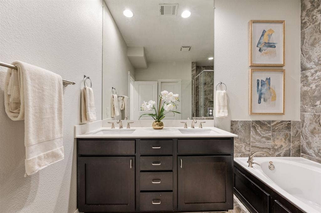 1303 Palm Springs Lane, Dallas, TX 75204 1303 Palm Springs Lane, Dallas, TX 75204