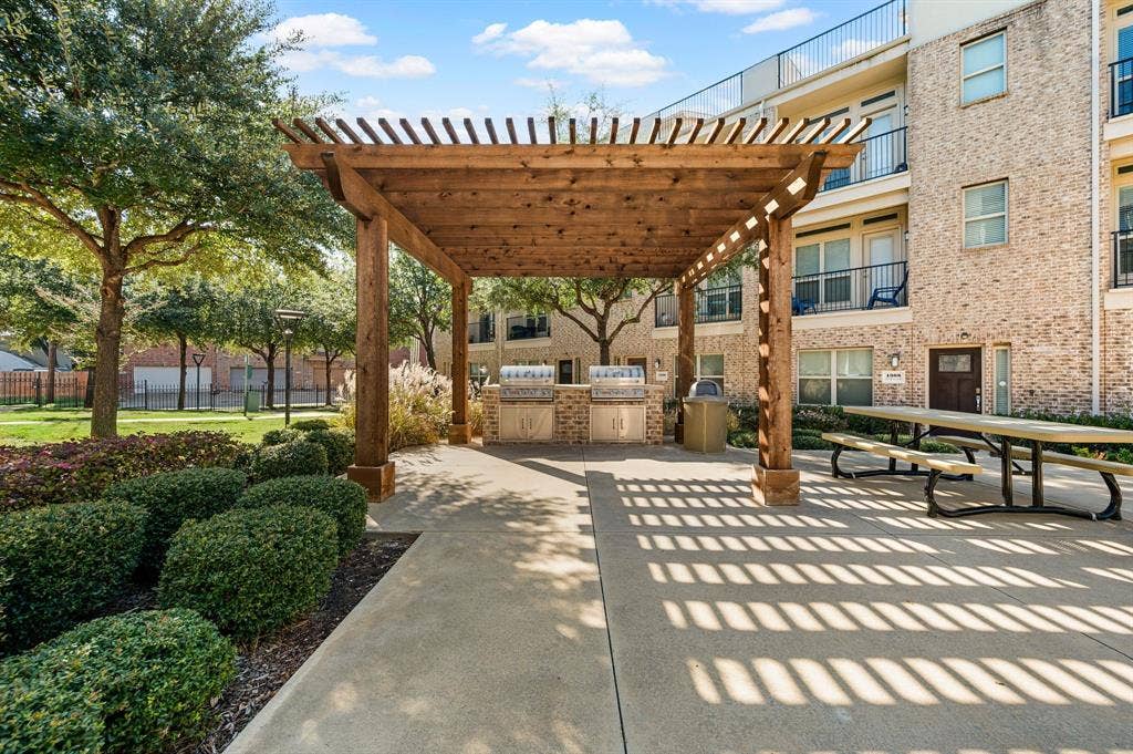1303 Palm Springs Lane, Dallas, TX 75204 1303 Palm Springs Lane, Dallas, TX 75204