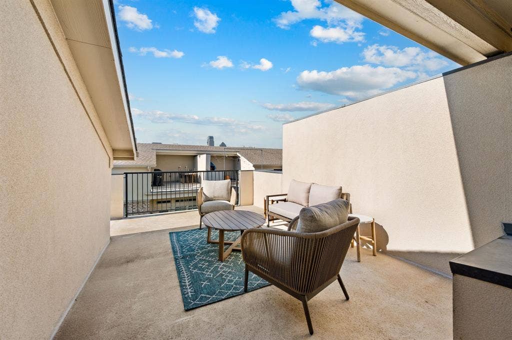 1303 Palm Springs Lane, Dallas, TX 75204 1303 Palm Springs Lane, Dallas, TX 75204