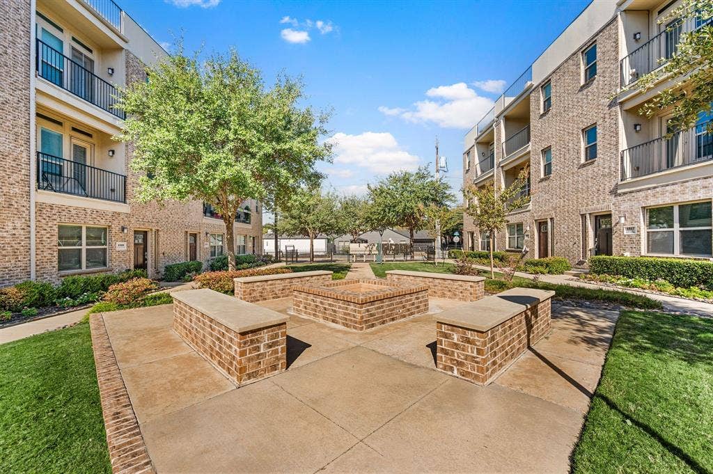 1303 Palm Springs Lane, Dallas, TX 75204 1303 Palm Springs Lane, Dallas, TX 75204