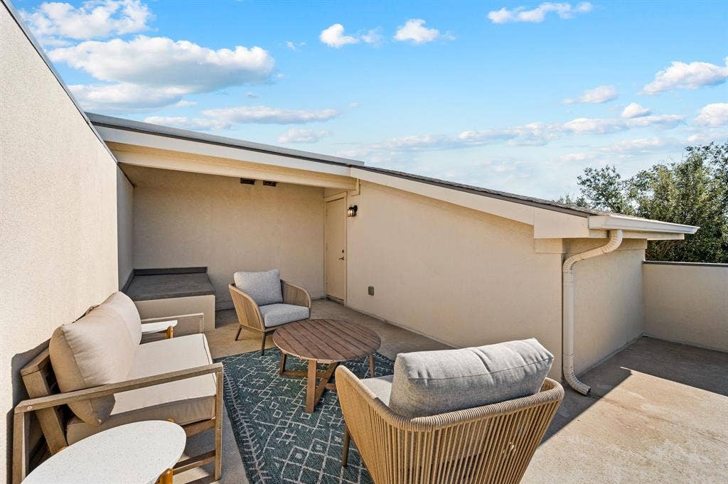 1303 Palm Springs Lane, Dallas, TX 75204 1303 Palm Springs Lane, Dallas, TX 75204