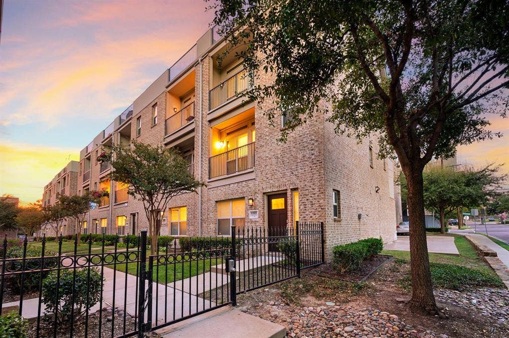 1303 Palm Springs Lane, Dallas, TX 75204 1303 Palm Springs Lane, Dallas, TX 75204