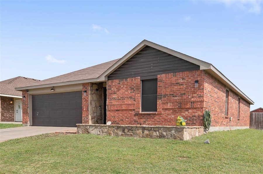 Property photo for 317 Quail Crossing Drive, Sanger, TX