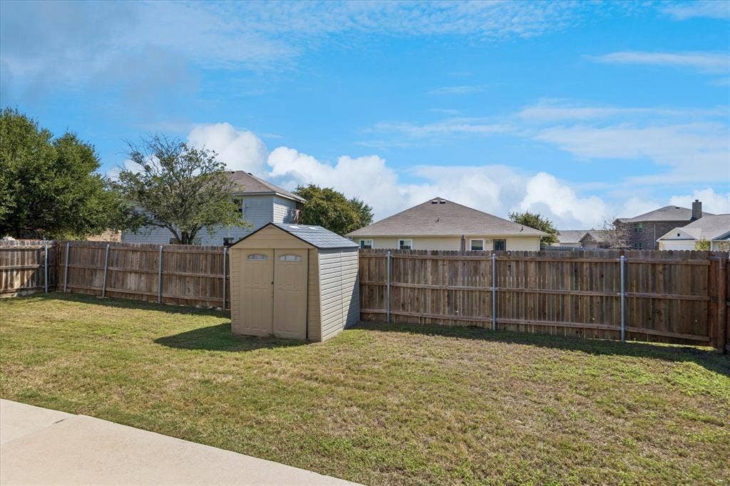 12233 Big Rock Drive, Rhome, TX 76078