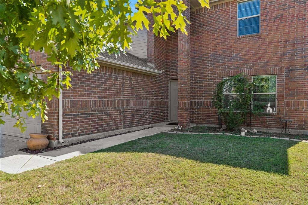 12233 Big Rock Drive, Rhome, TX 76078