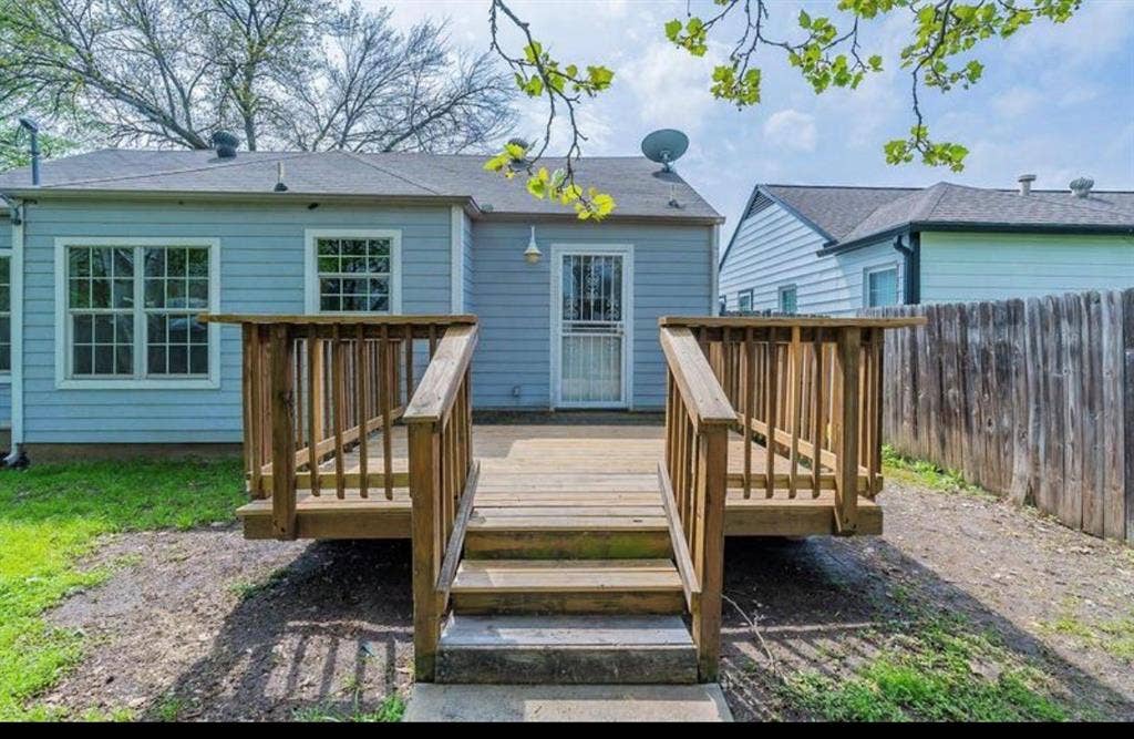 1618 Ash Street, Grand Prairie, TX 75050 1618 Ash Street, Grand Prairie, TX 75050