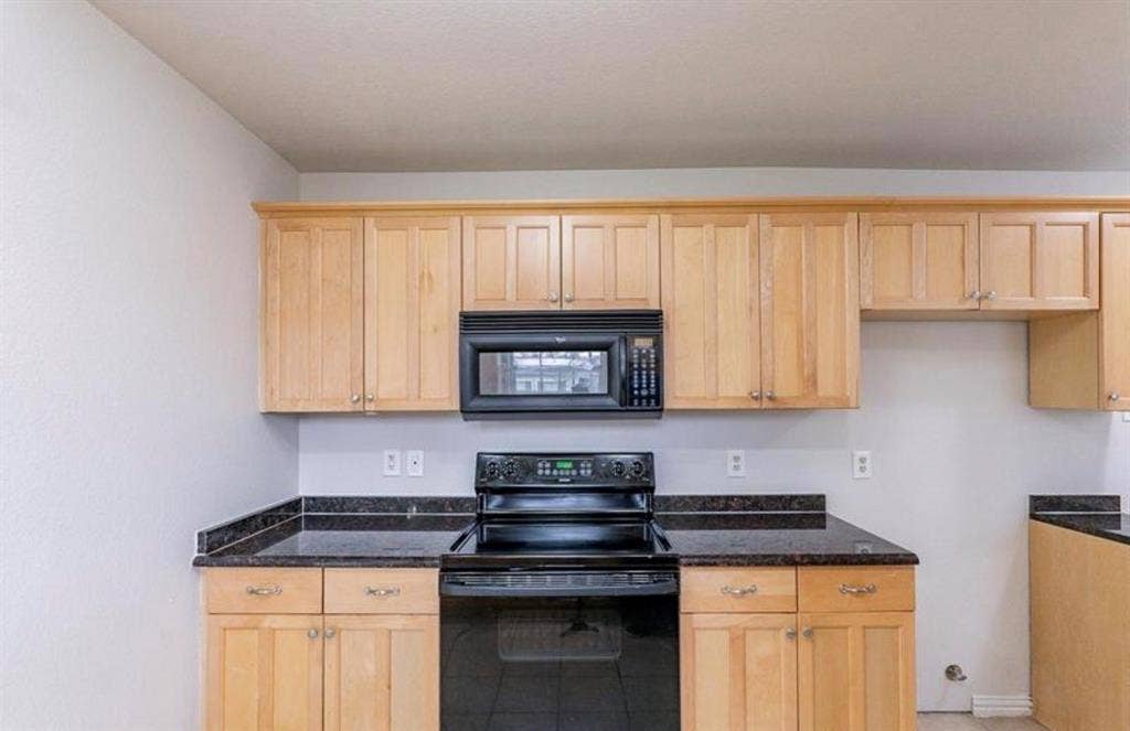 1618 Ash Street, Grand Prairie, TX 75050 1618 Ash Street, Grand Prairie, TX 75050