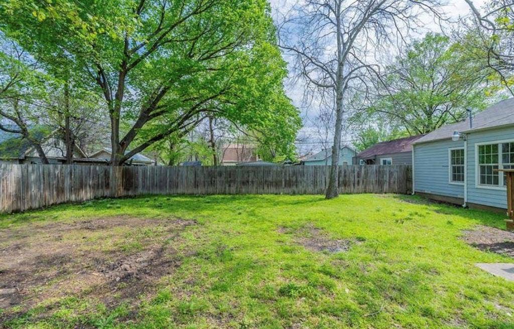 1618 Ash Street, Grand Prairie, TX 75050 1618 Ash Street, Grand Prairie, TX 75050
