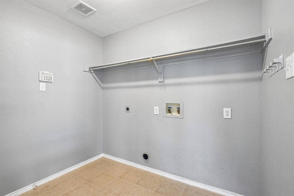 1208 Sonoma Drive, Allen, TX 75013 1208 Sonoma Drive, Allen, TX 75013