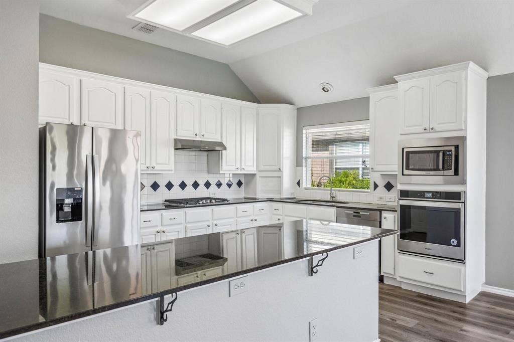 1208 Sonoma Drive, Allen, TX 75013 1208 Sonoma Drive, Allen, TX 75013