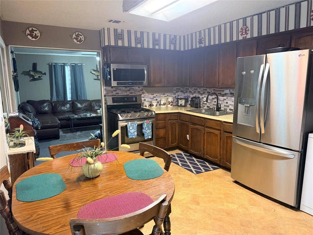 2725 San Benito Street, Sansom Park, TX 76114 2725 San Benito Street, Sansom Park, TX 76114