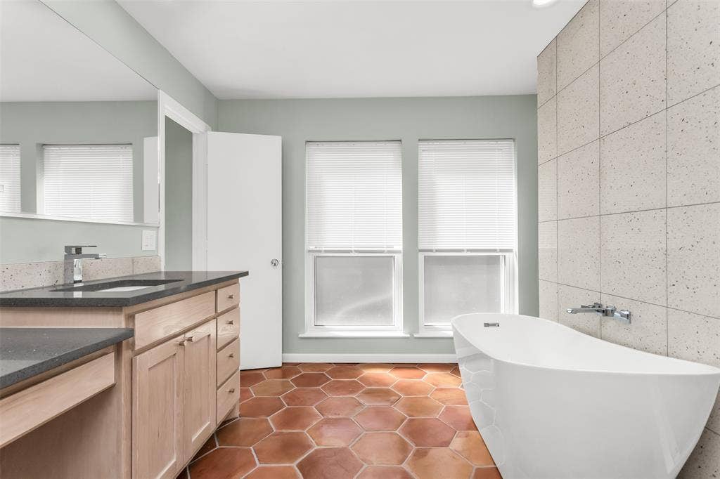 9517 Moss Farm Lane, Dallas, TX 75243 9517 Moss Farm Lane, Dallas, TX 75243