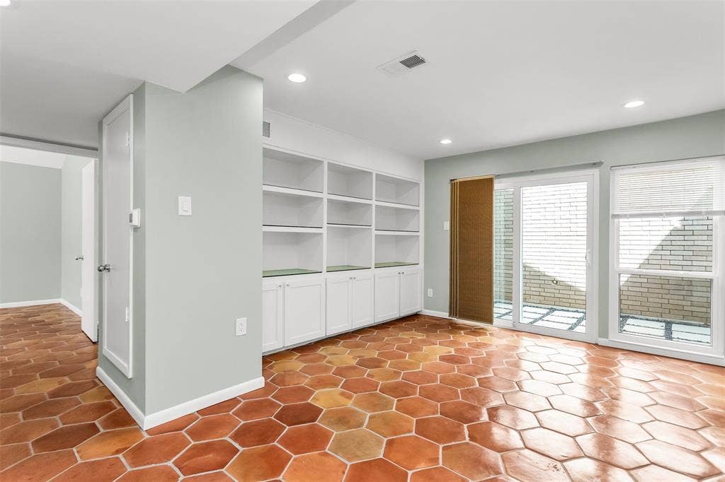 9517 Moss Farm Lane, Dallas, TX 75243 9517 Moss Farm Lane, Dallas, TX 75243