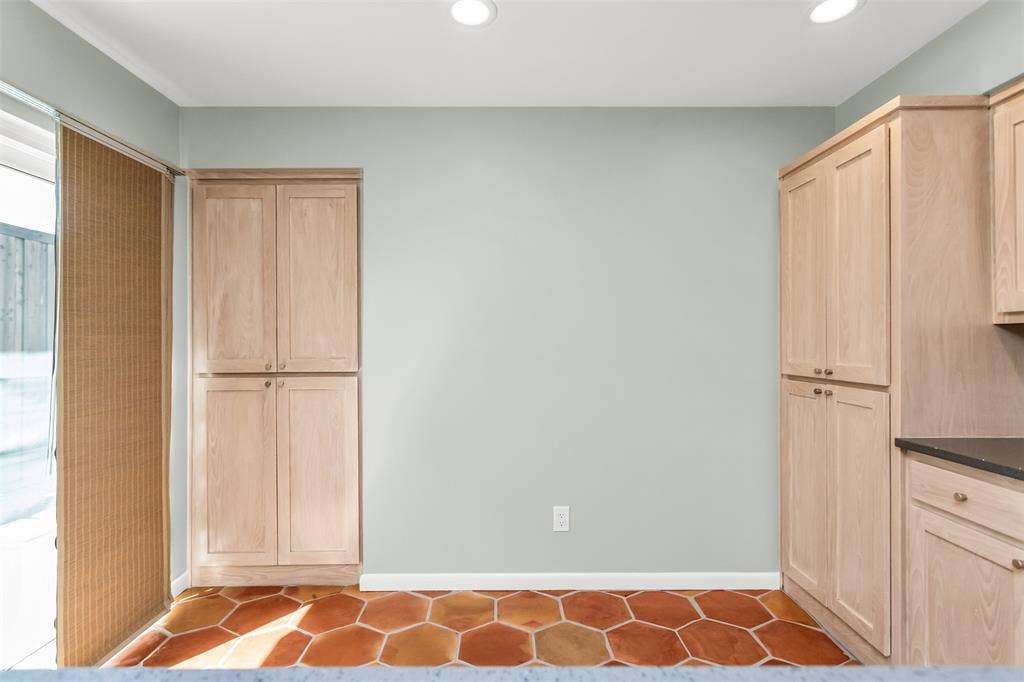 9517 Moss Farm Lane, Dallas, TX 75243 9517 Moss Farm Lane, Dallas, TX 75243