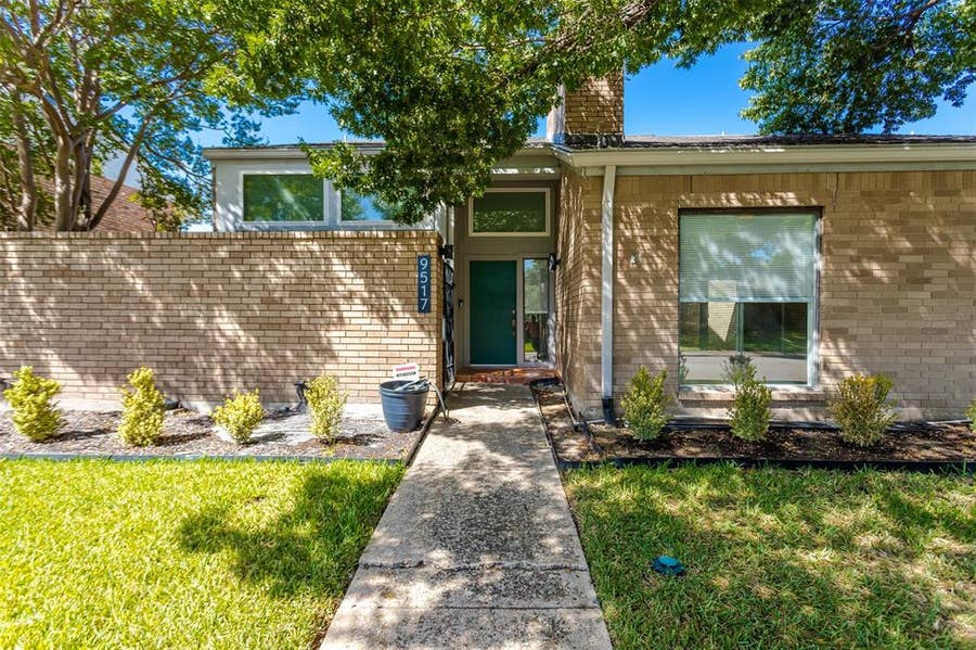 Property photo for 9517 Moss Farm Lane, Dallas, TX