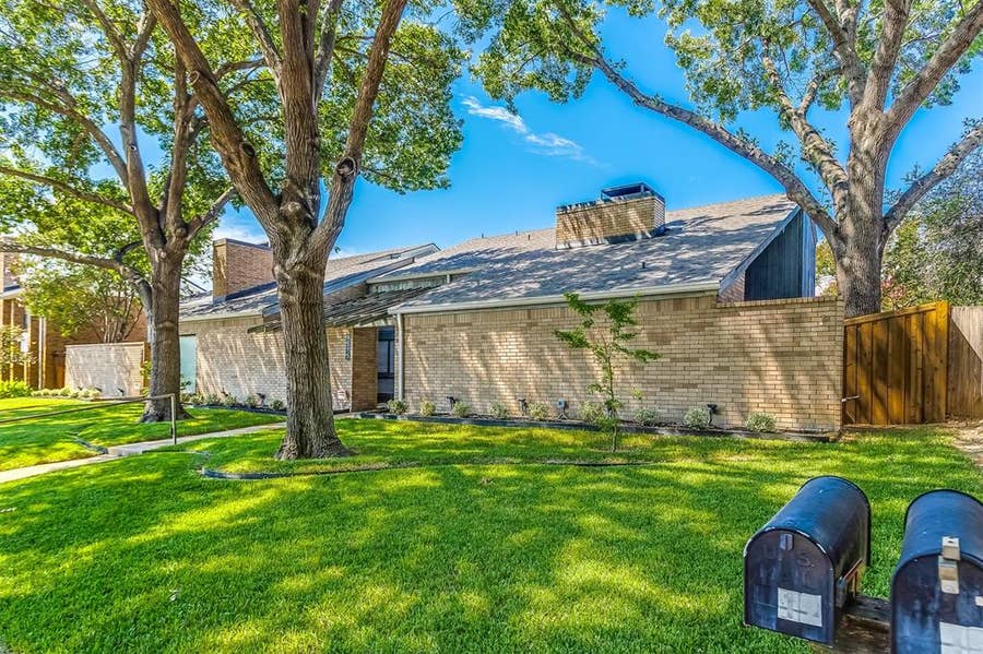 Property photo for 9517 Moss Farm Lane, Dallas, TX