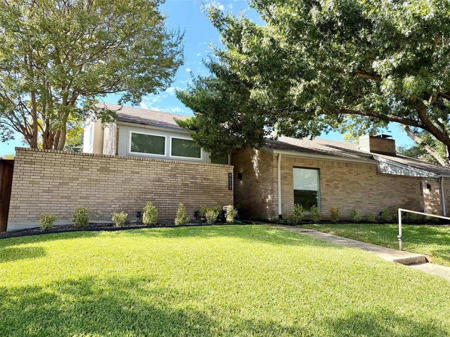 Property photo for 9517 Moss Farm Lane, Dallas, TX