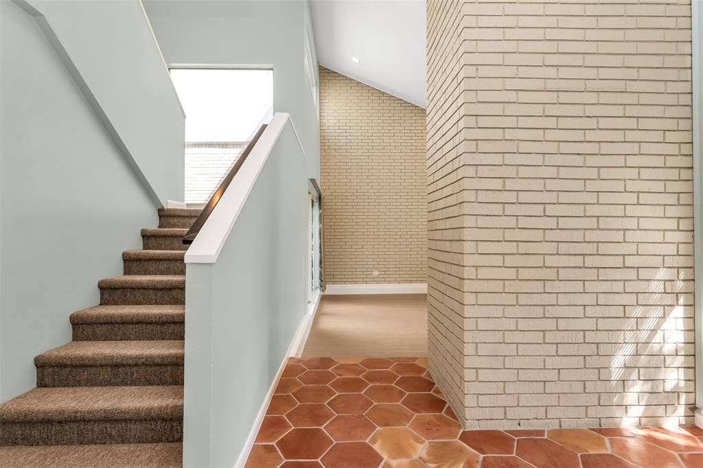 9517 Moss Farm Lane, Dallas, TX 75243 9517 Moss Farm Lane, Dallas, TX 75243