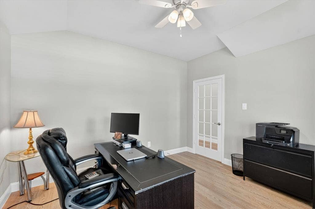 903 Edgehurst Drive, Princeton, TX 75071 Office